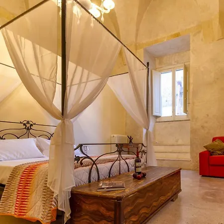 Palazzo Cariddi Bed & Breakfast 2*